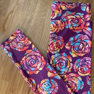One Size Lularoe Leggings. Great condition.